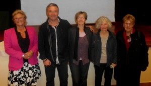 Mme Monique DAUTEMER avec quelques membres de FGB Toulon Var(De gauche à droite) : Mme Monique DAUTEMER ; M. René LEMOINE ; Mme Valérie SCHWEISS ; Mme Françoise GRAILLON ; Mme Arlette VANNUCCI.