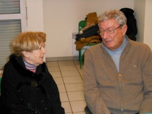 Mme Yvette MONTBERTRAND et M. Maurice TAXIL en conversation lors de la Galette des Rois du mercredi 8 janvier 2014.